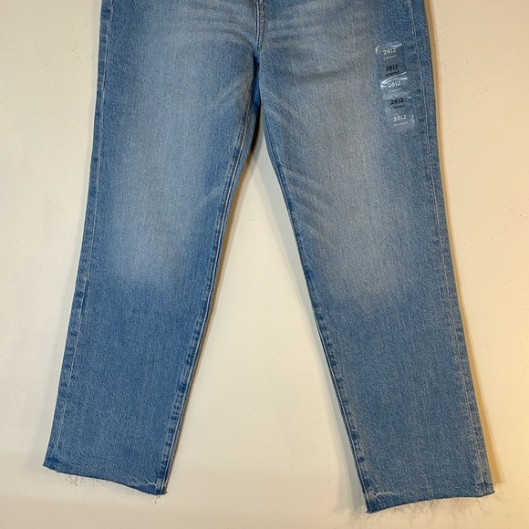 NWT. LOFT 26/2 Fresh Cut High Rise Straight Jeans in Light Vintage Wash. - Picture 8 of 12